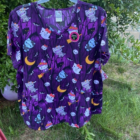 New Hello Kitty Scrub Top Halloween Sanrio 2XL - Picture 8 of 10